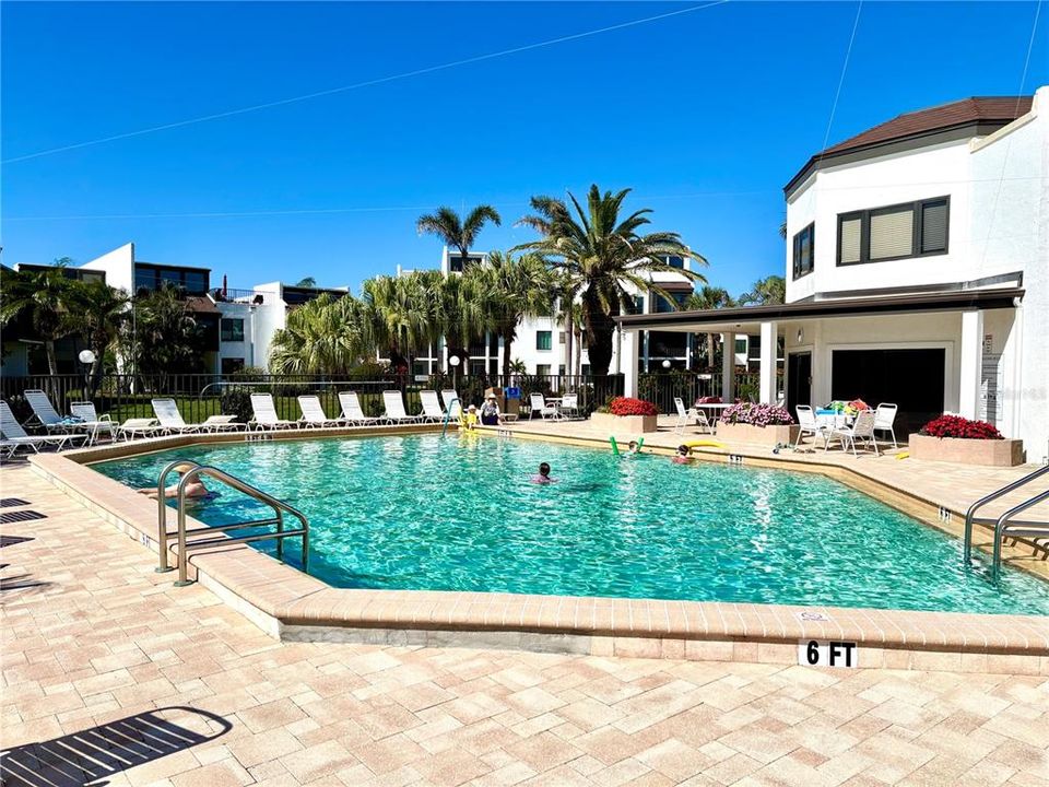 For Sale: $799,900 (3 beds, 3 baths, 1715 Square Feet)