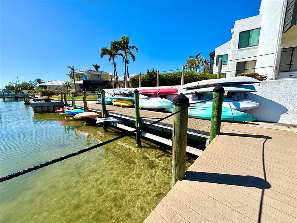 For Sale: $799,900 (3 beds, 3 baths, 1715 Square Feet)