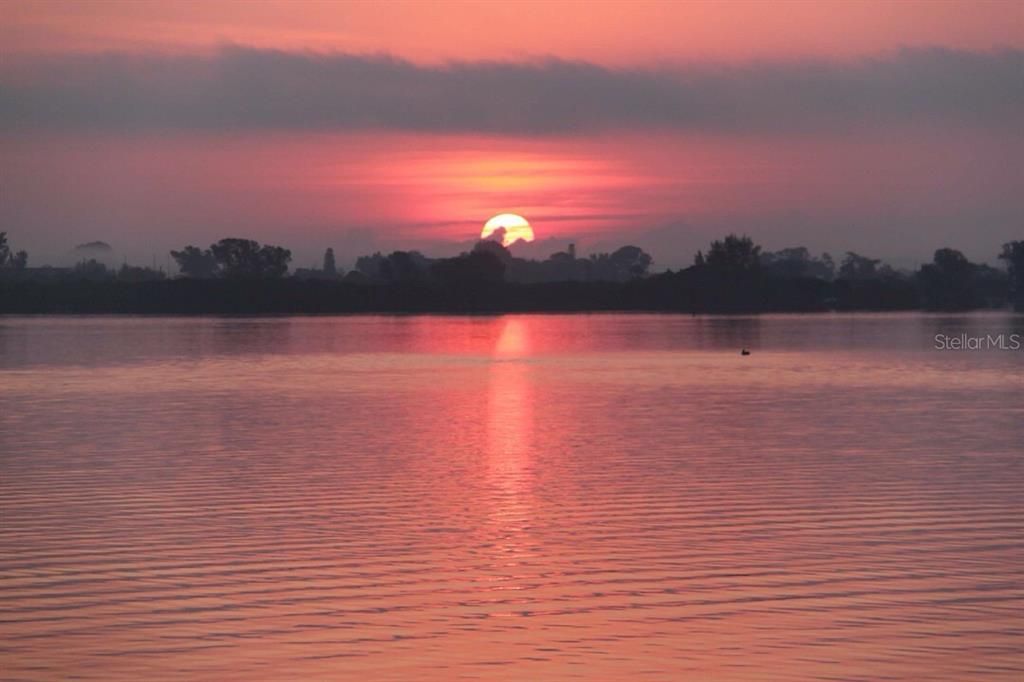 待售: $799,900 (3 贝兹, 3 浴室, 1715 平方英尺)