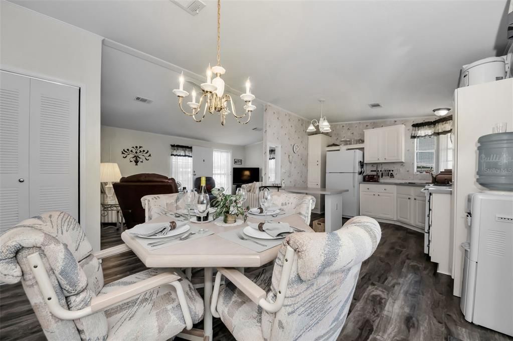 En Venta: $195,000 (2 camas, 2 baños, 910 Pies cuadrados)