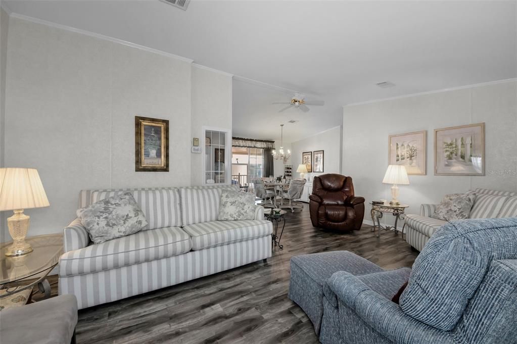 En Venta: $195,000 (2 camas, 2 baños, 910 Pies cuadrados)