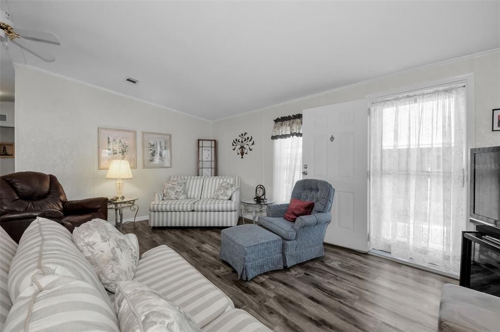 En Venta: $195,000 (2 camas, 2 baños, 910 Pies cuadrados)