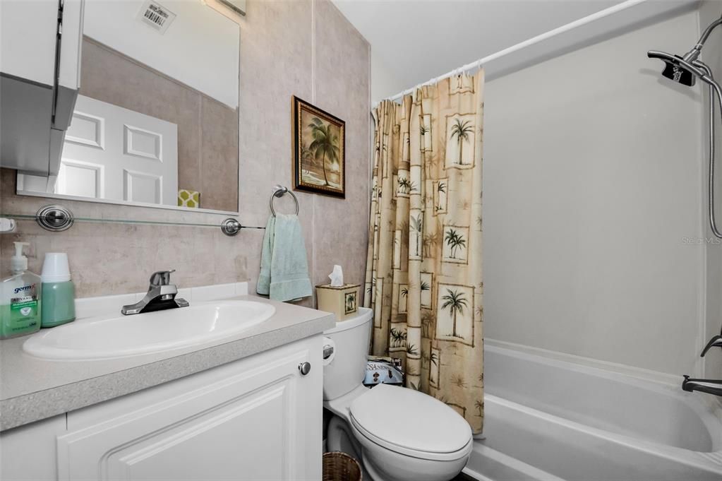 En Venta: $195,000 (2 camas, 2 baños, 910 Pies cuadrados)