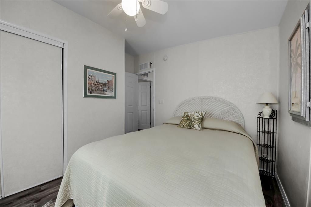 En Venta: $195,000 (2 camas, 2 baños, 910 Pies cuadrados)