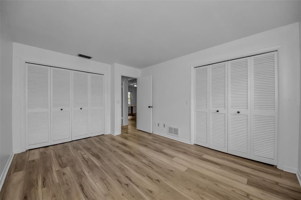 合同活跃: $104,000 (1 贝兹, 1 浴室, 645 平方英尺)