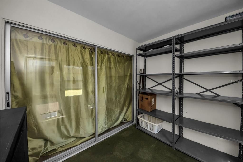 合同活跃: $104,000 (1 贝兹, 1 浴室, 645 平方英尺)