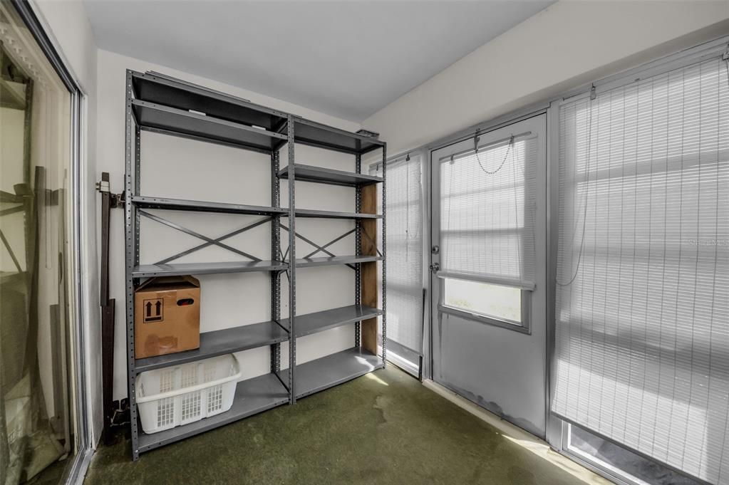 合同活跃: $104,000 (1 贝兹, 1 浴室, 645 平方英尺)