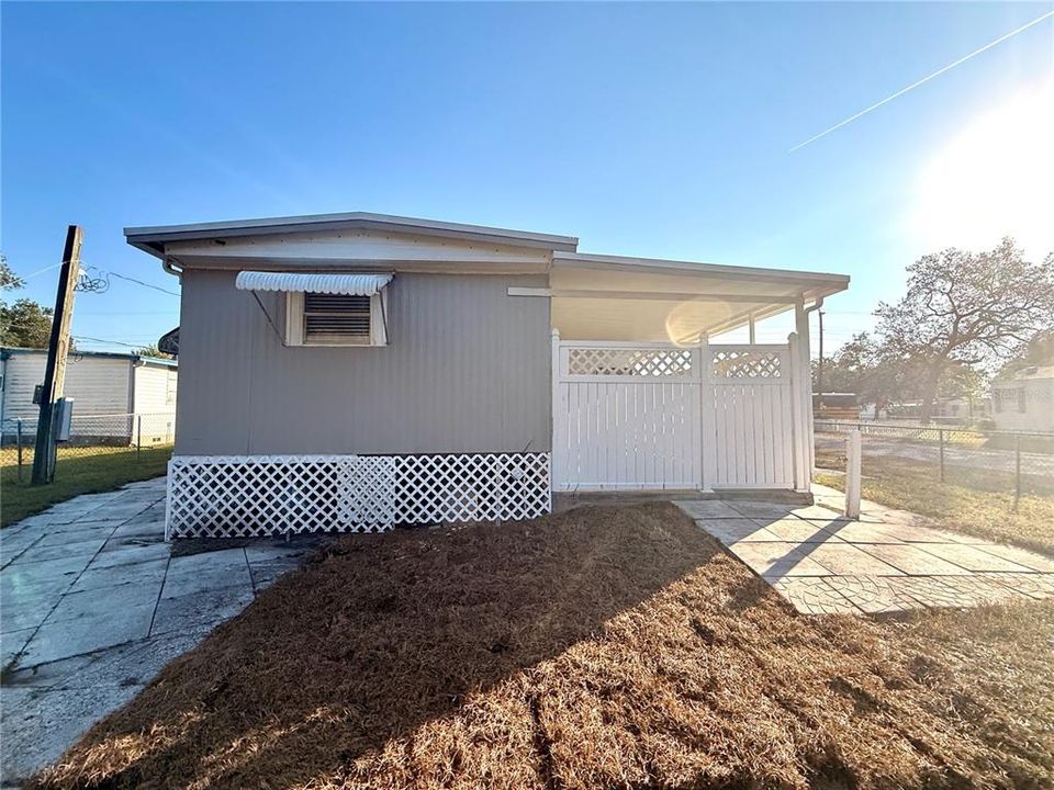 待售: $98,000 (2 贝兹, 1 浴室, 770 平方英尺)