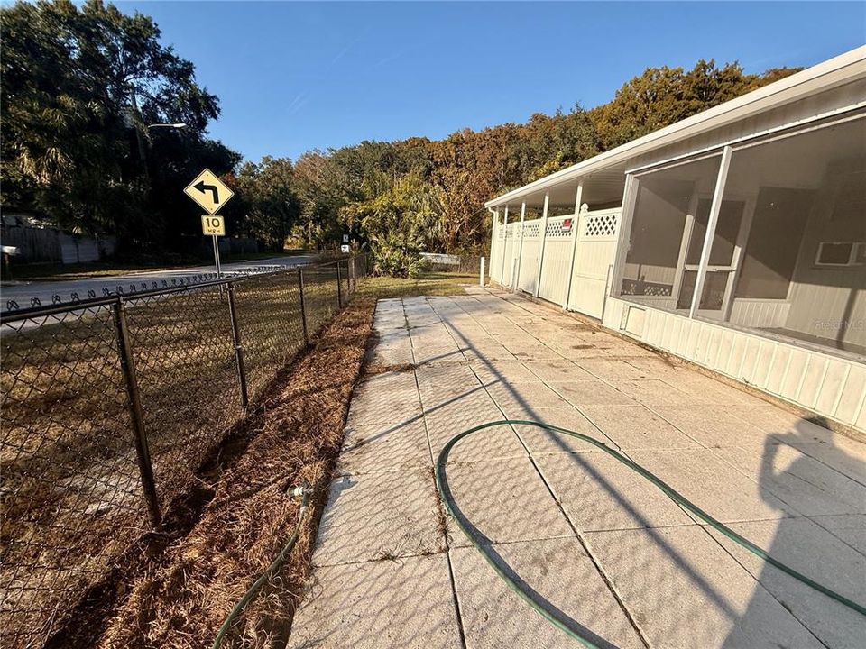 待售: $98,000 (2 贝兹, 1 浴室, 770 平方英尺)