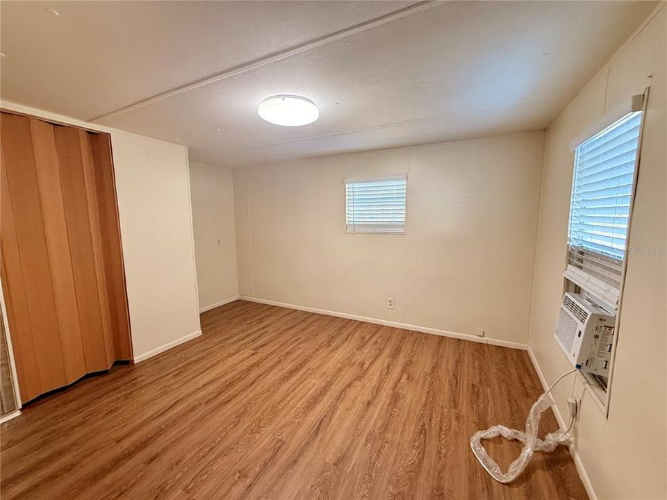 待售: $98,000 (2 贝兹, 1 浴室, 770 平方英尺)