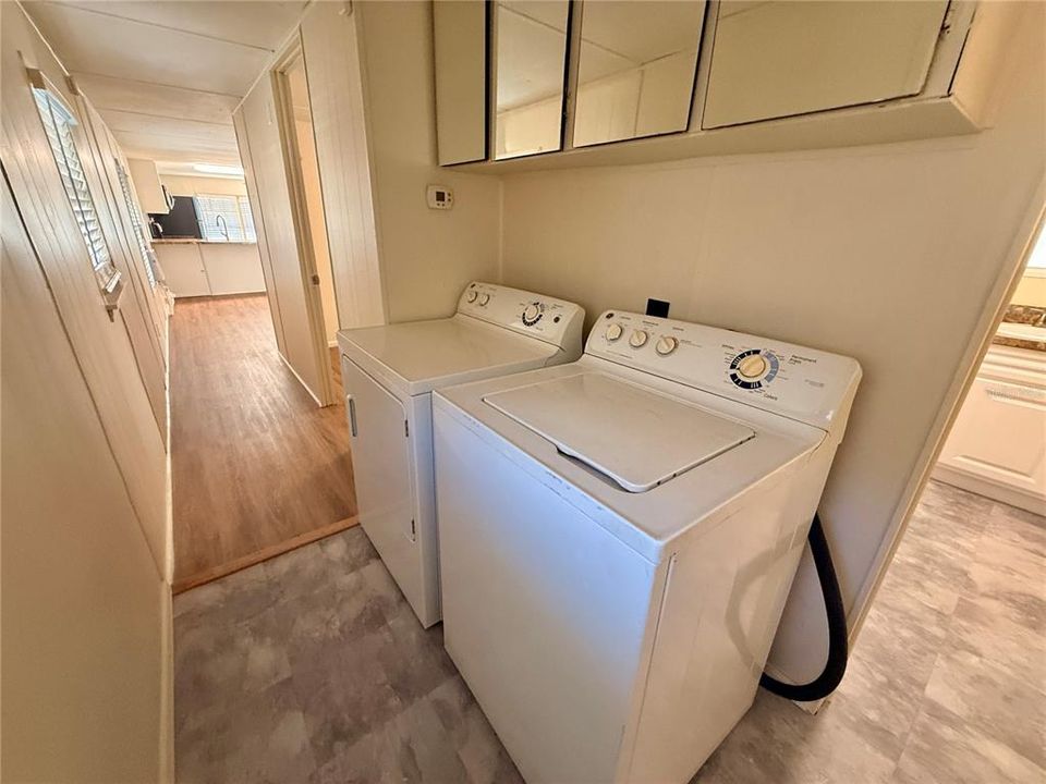 待售: $98,000 (2 贝兹, 1 浴室, 770 平方英尺)