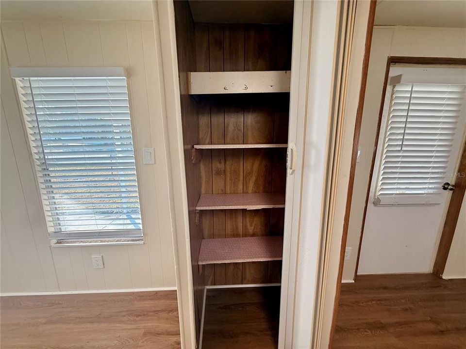 待售: $98,000 (2 贝兹, 1 浴室, 770 平方英尺)