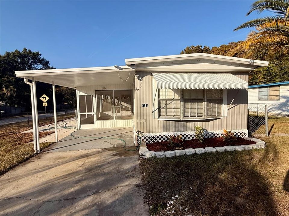 待售: $98,000 (2 贝兹, 1 浴室, 770 平方英尺)