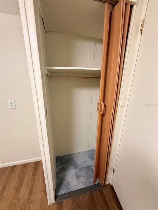 待售: $98,000 (2 贝兹, 1 浴室, 770 平方英尺)