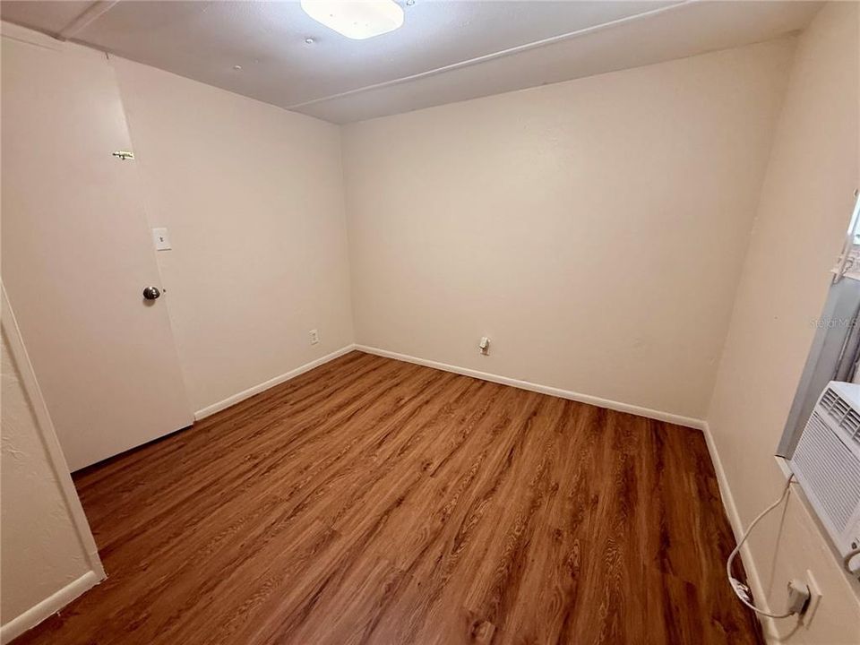 待售: $98,000 (2 贝兹, 1 浴室, 770 平方英尺)