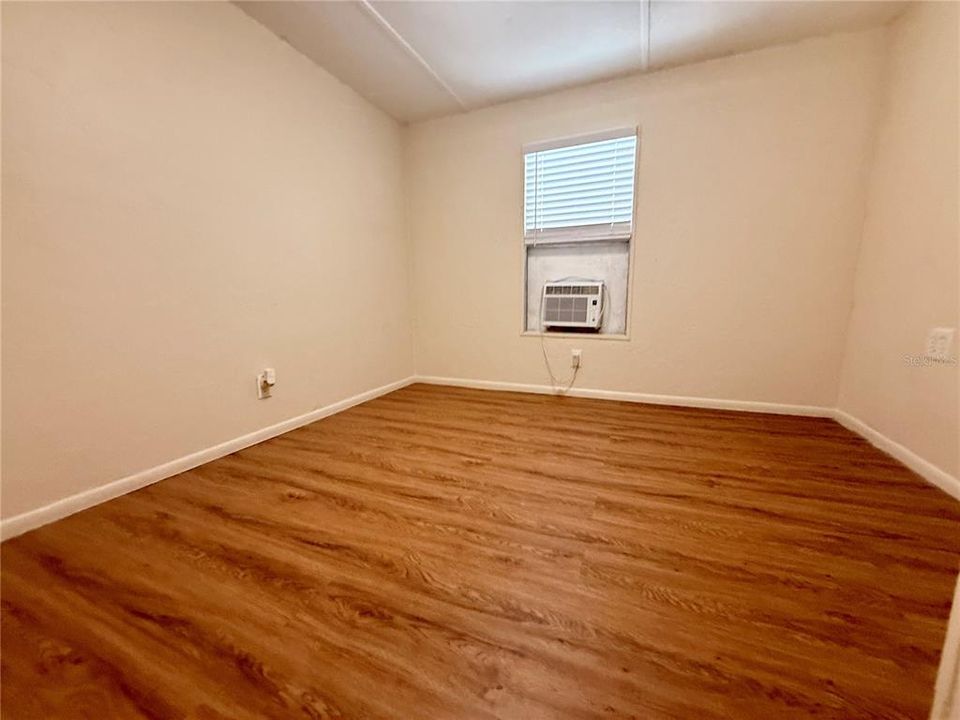 待售: $98,000 (2 贝兹, 1 浴室, 770 平方英尺)