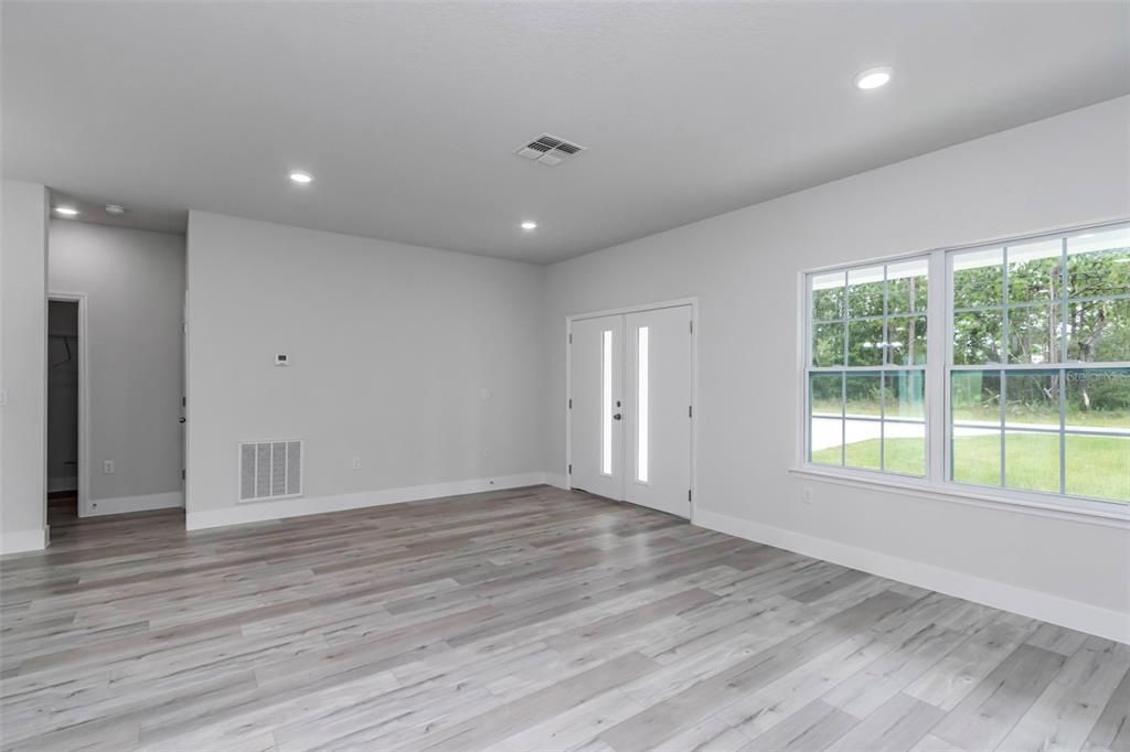 For Rent: $1,850 (3 beds, 2 baths, 1529 Square Feet)