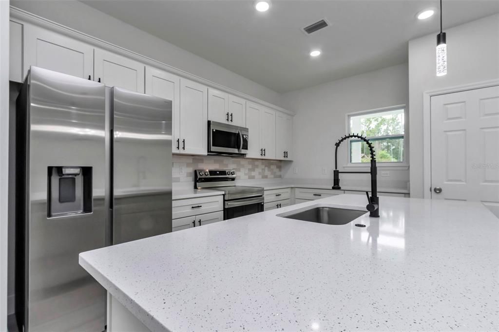 For Rent: $1,850 (3 beds, 2 baths, 1529 Square Feet)