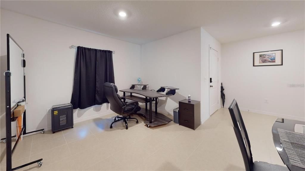 En Renta: $2,050 (4 camas, 2 baños, 1869 Pies cuadrados)