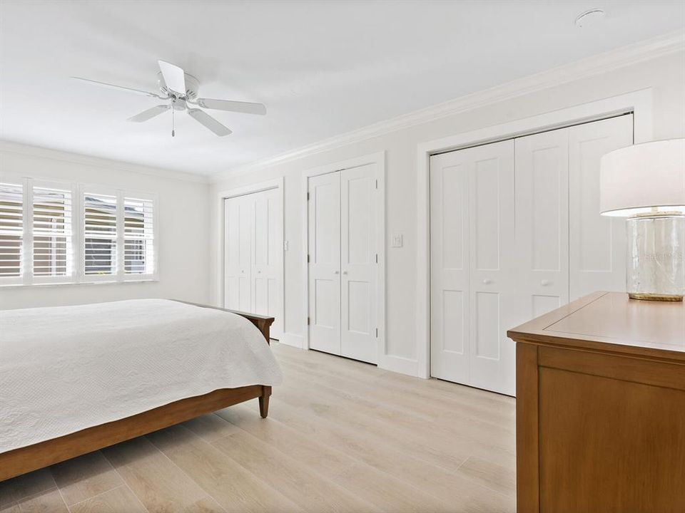 For Sale: $439,000 (1 beds, 1 baths, 952 Square Feet)