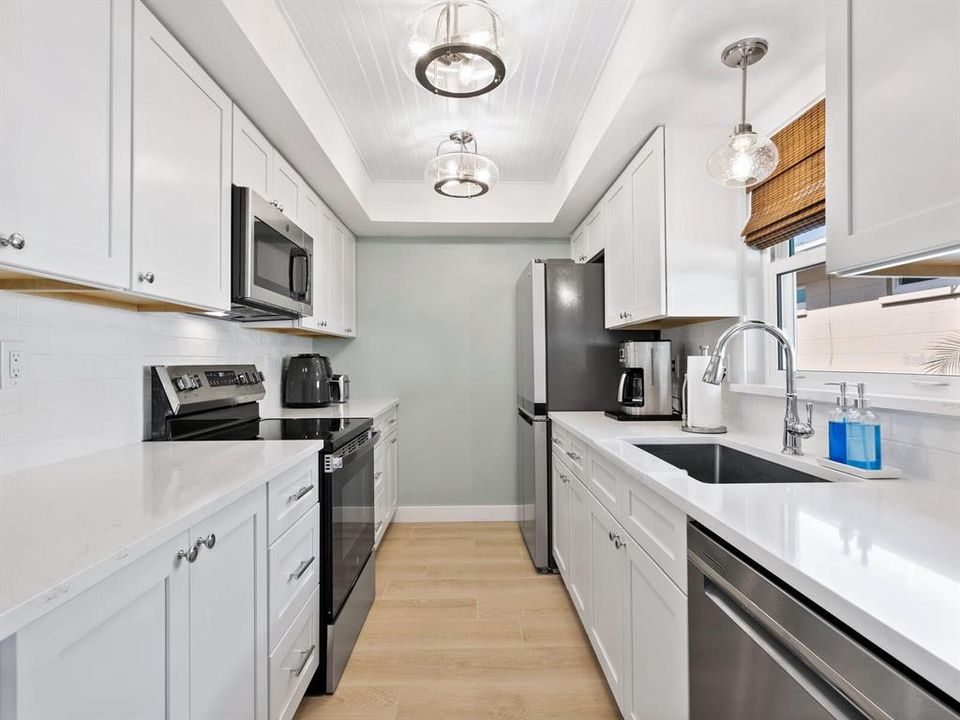 For Sale: $439,000 (1 beds, 1 baths, 952 Square Feet)