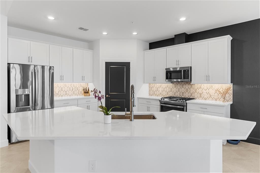 На продажу: $539,900 (3 спален, 2 ванн, 2376 Квадратных фут)