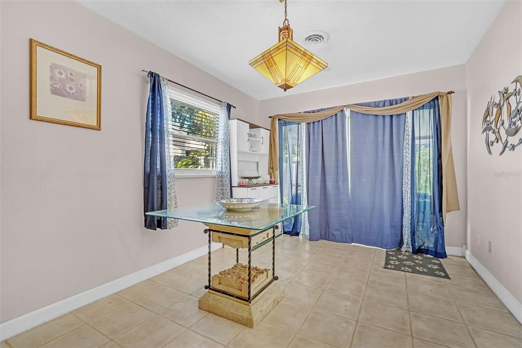 待售: $350,000 (3 贝兹, 2 浴室, 1450 平方英尺)