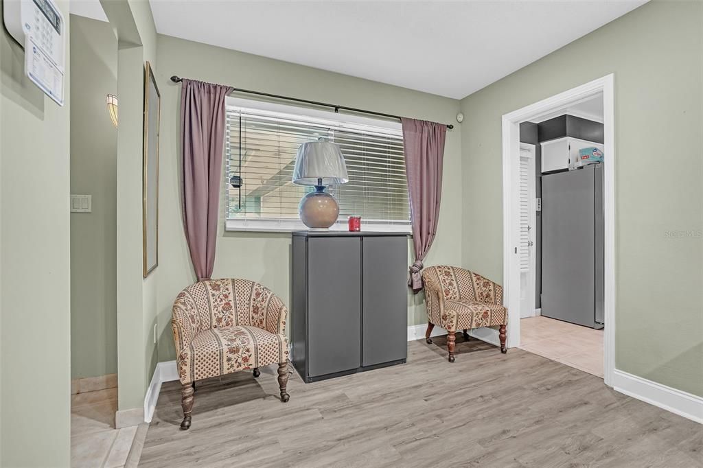 待售: $350,000 (3 贝兹, 2 浴室, 1450 平方英尺)