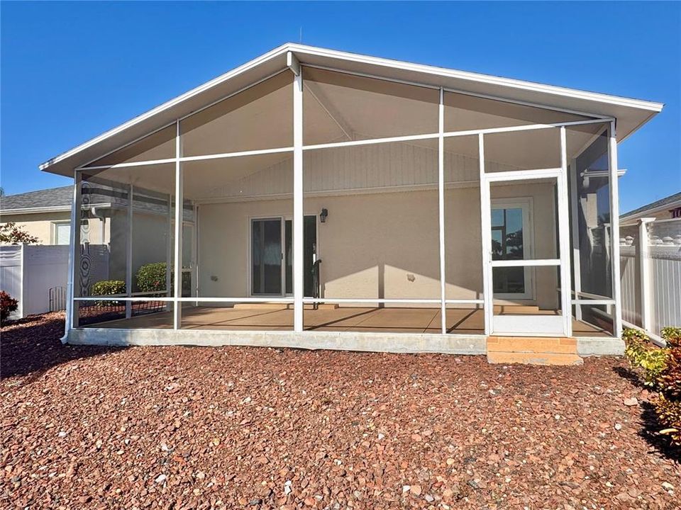 For Sale: $450,000 (2 beds, 2 baths, 1258 Square Feet)