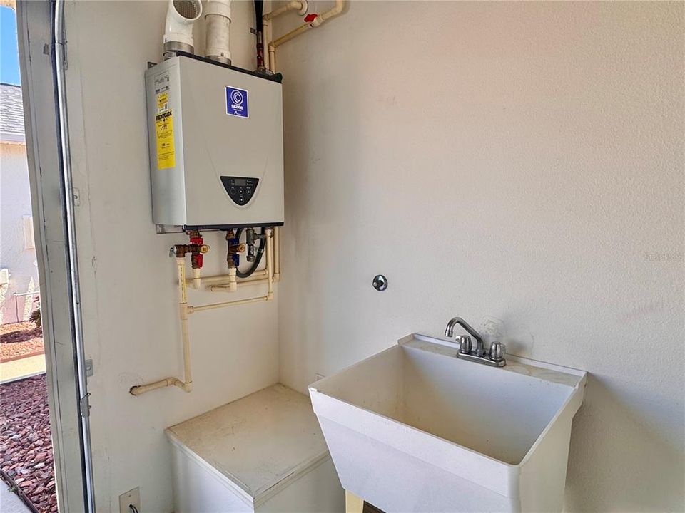 For Sale: $450,000 (2 beds, 2 baths, 1258 Square Feet)