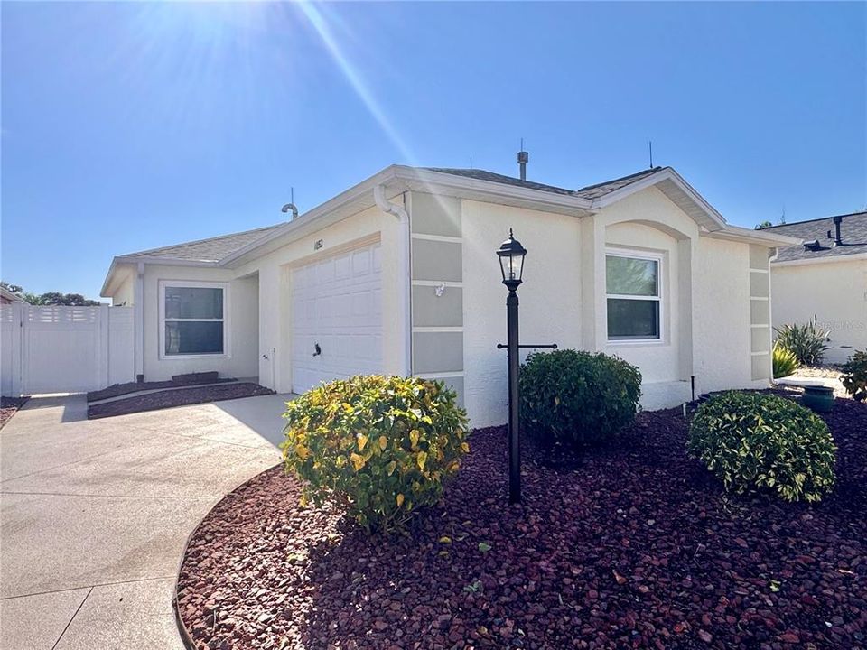 For Sale: $450,000 (2 beds, 2 baths, 1258 Square Feet)