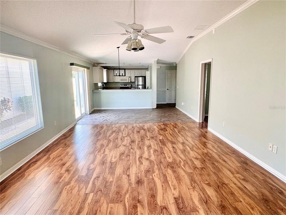 For Sale: $450,000 (2 beds, 2 baths, 1258 Square Feet)