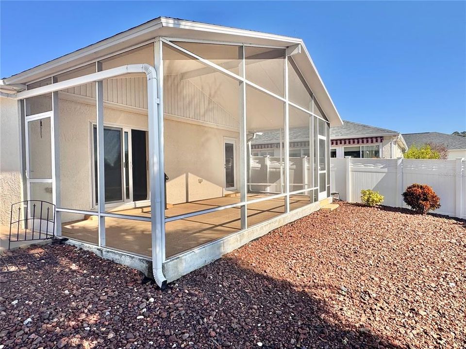 For Sale: $450,000 (2 beds, 2 baths, 1258 Square Feet)