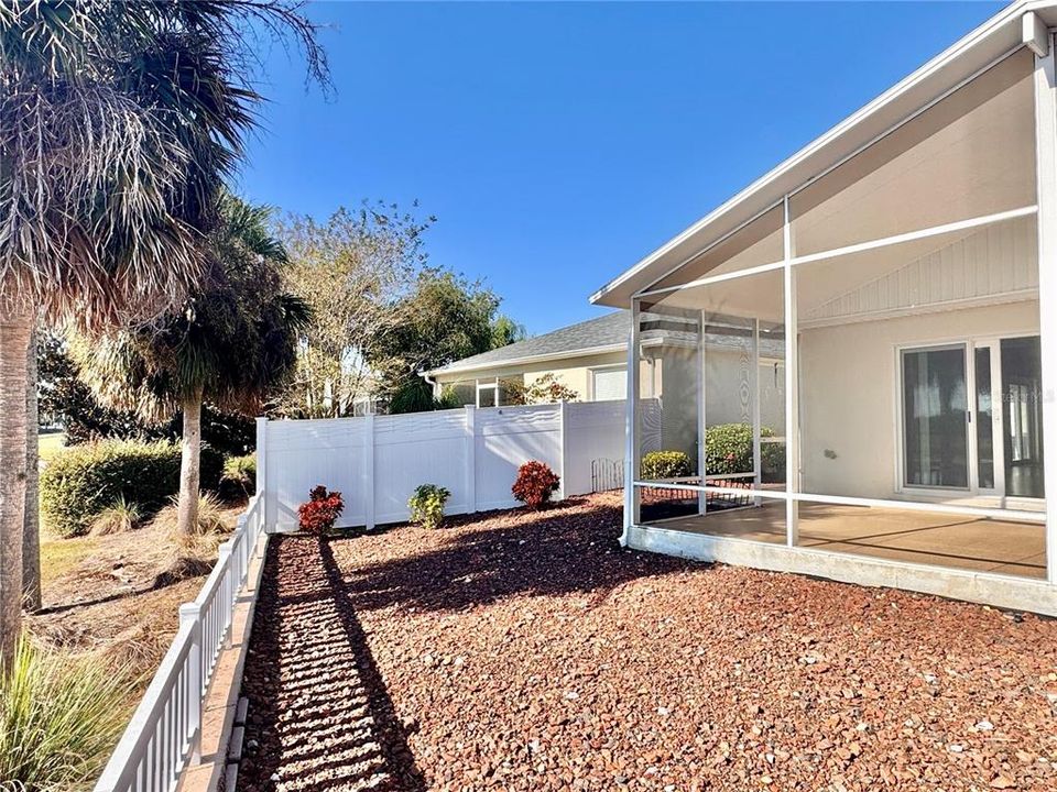 For Sale: $450,000 (2 beds, 2 baths, 1258 Square Feet)