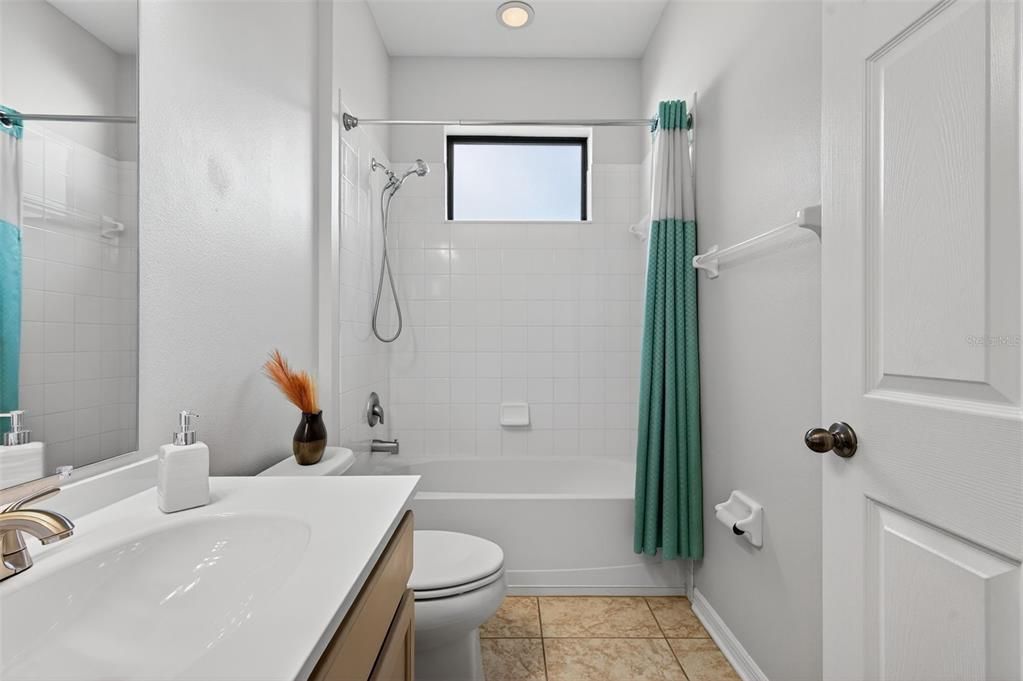 待售: $490,000 (4 贝兹, 3 浴室, 2637 平方英尺)