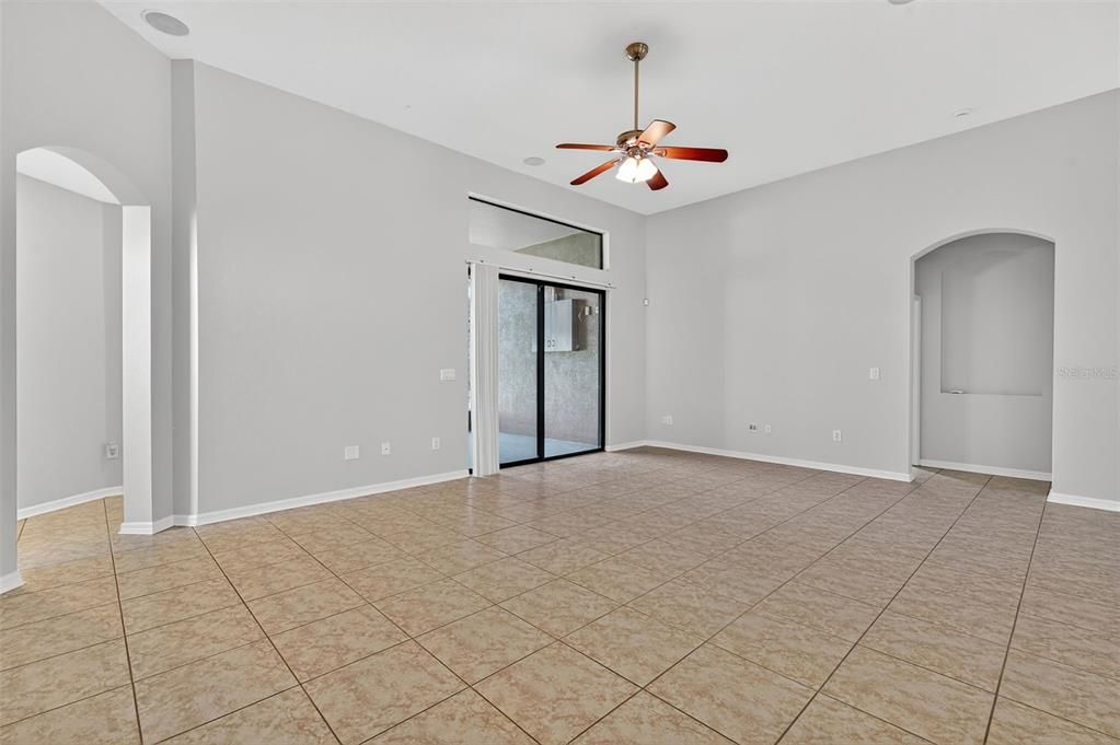 待售: $490,000 (4 贝兹, 3 浴室, 2637 平方英尺)