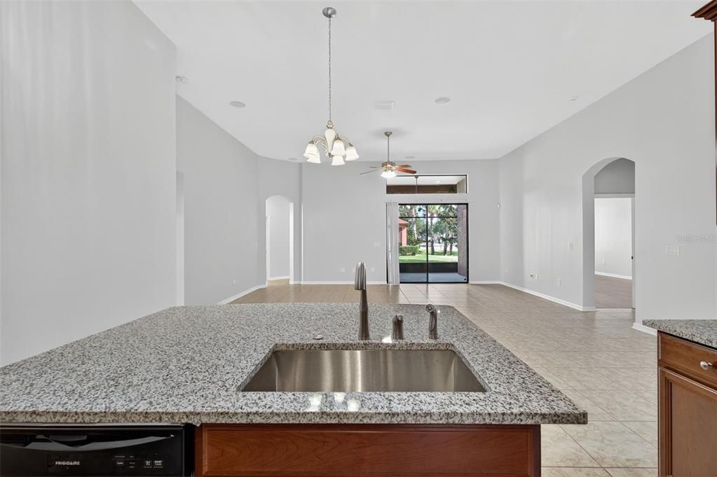 待售: $490,000 (4 贝兹, 3 浴室, 2637 平方英尺)