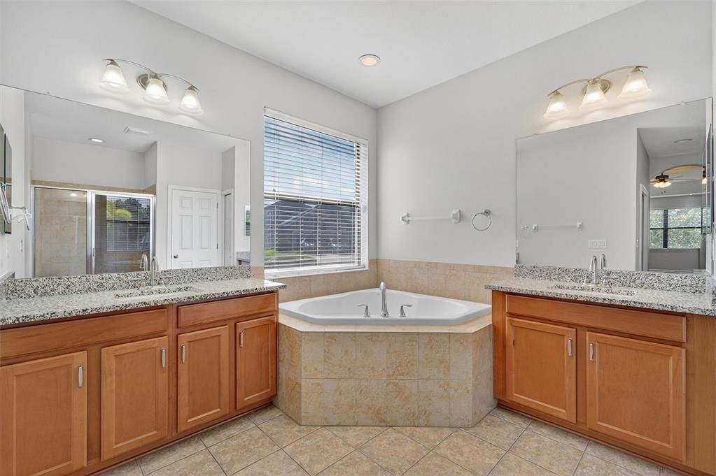 待售: $490,000 (4 贝兹, 3 浴室, 2637 平方英尺)