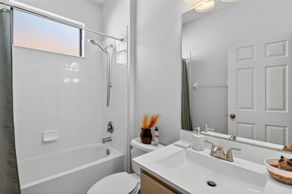 待售: $490,000 (4 贝兹, 3 浴室, 2637 平方英尺)