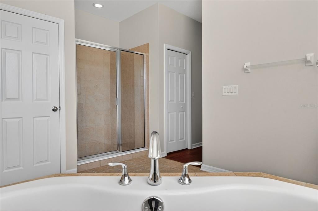 待售: $490,000 (4 贝兹, 3 浴室, 2637 平方英尺)