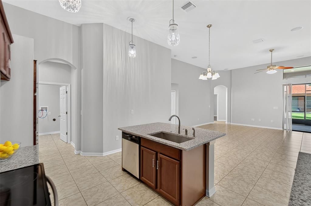 待售: $490,000 (4 贝兹, 3 浴室, 2637 平方英尺)