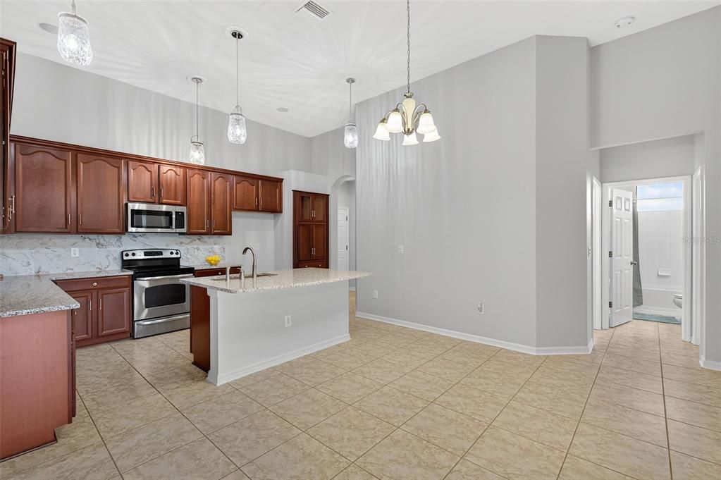 待售: $490,000 (4 贝兹, 3 浴室, 2637 平方英尺)