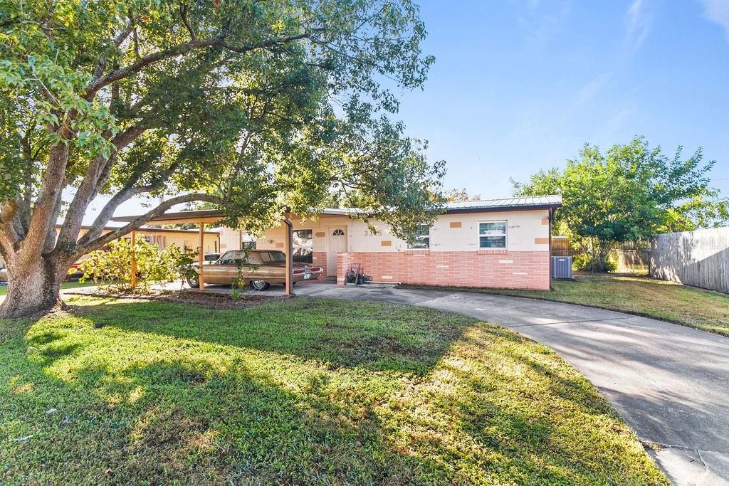 Под контрактом: $212,900 (3 спален, 1 ванн, 1344 Квадратных фут)