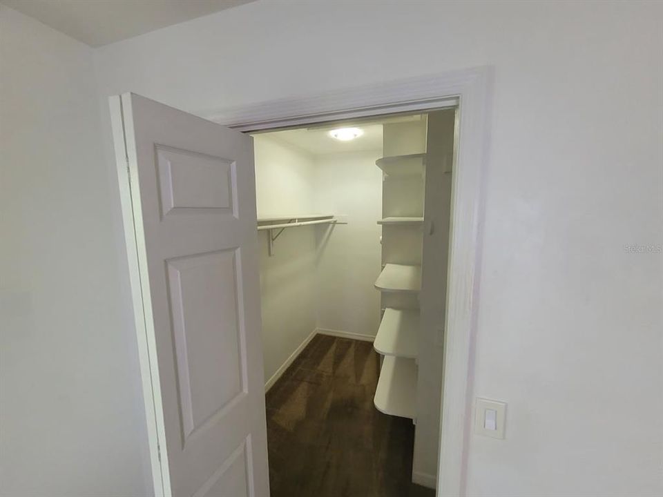 For Sale: $102,000 (2 beds, 2 baths, 1046 Square Feet)