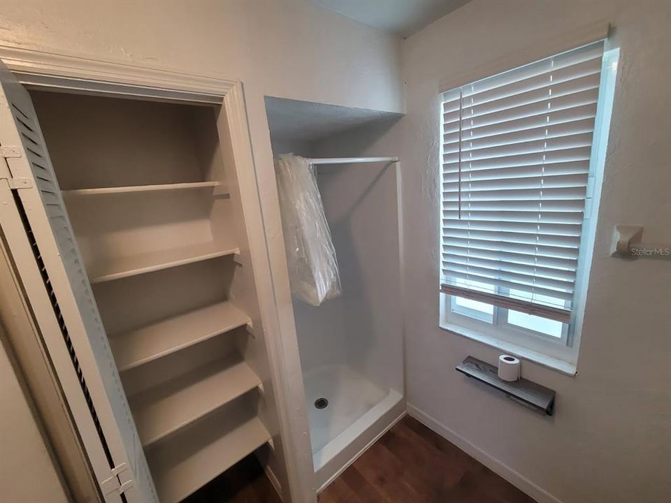 For Sale: $102,000 (2 beds, 2 baths, 1046 Square Feet)