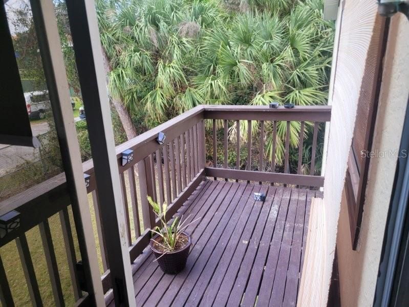 For Sale: $102,000 (2 beds, 2 baths, 1046 Square Feet)