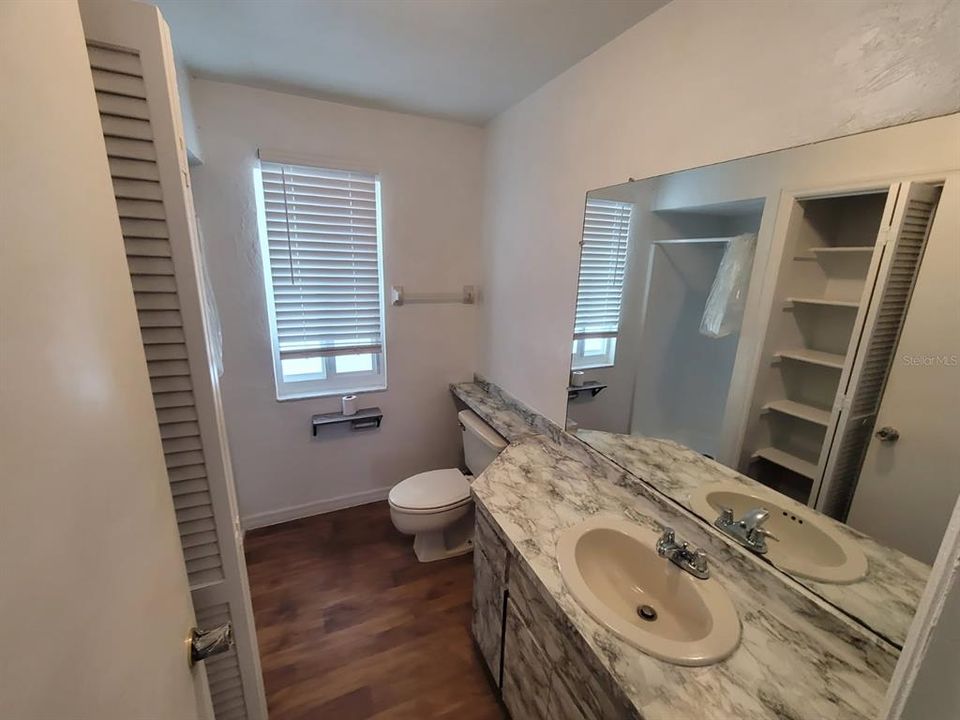 For Sale: $102,000 (2 beds, 2 baths, 1046 Square Feet)