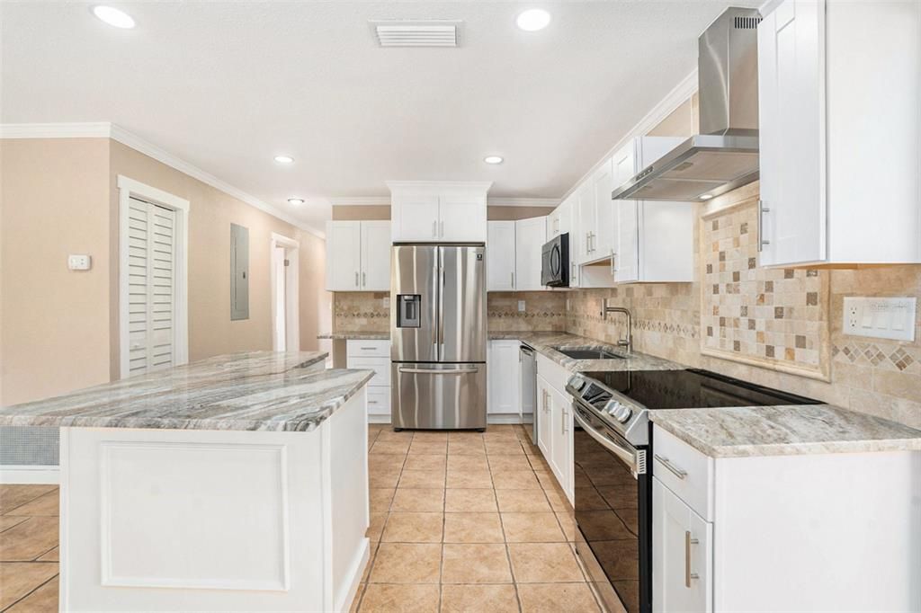 待售: $298,900 (3 贝兹, 2 浴室, 1366 平方英尺)