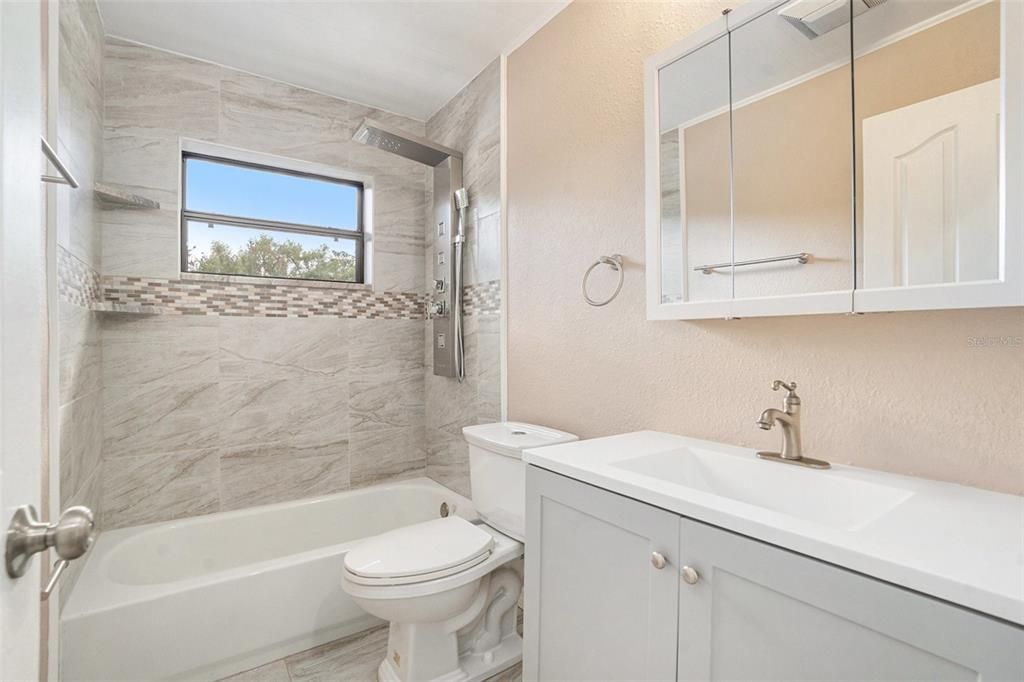 待售: $298,900 (3 贝兹, 2 浴室, 1366 平方英尺)