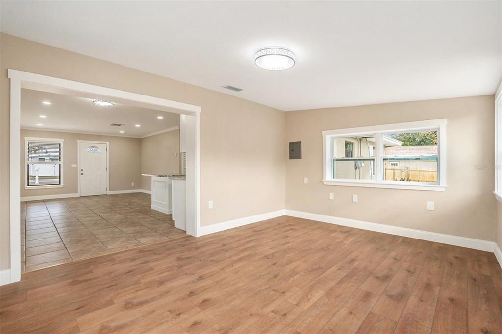 待售: $298,900 (3 贝兹, 2 浴室, 1366 平方英尺)